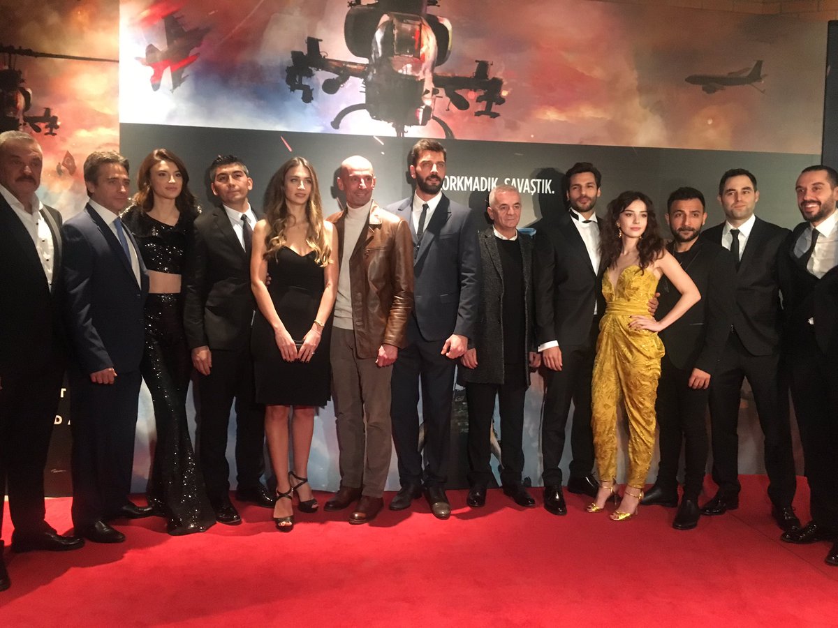 Galamıza katılan, heyecanımıza ortak olan herkese teşekkürler. 

#BÖRÜ yarın sinemalarda!