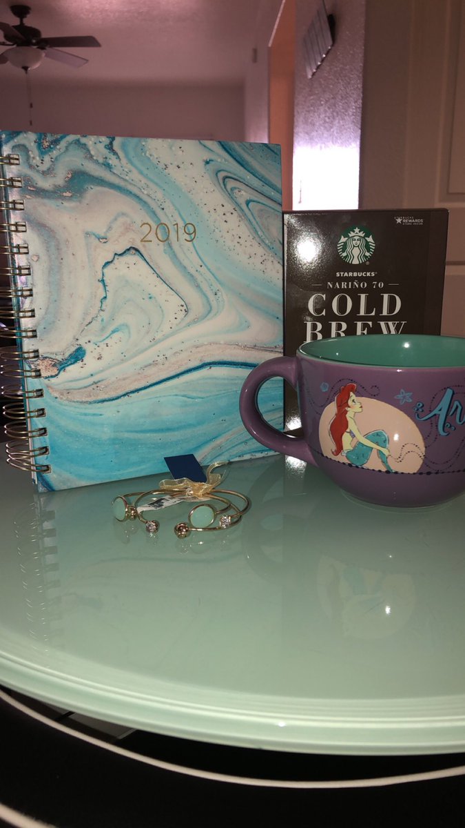 natie3784's tweet photo. Thank you @SGabe12 for my Christmas gift! #latepost #christmasgift #sheknowsme #2019 #bluetones #littlemermaid #Starbucks https://t.co/u645PRtMCw