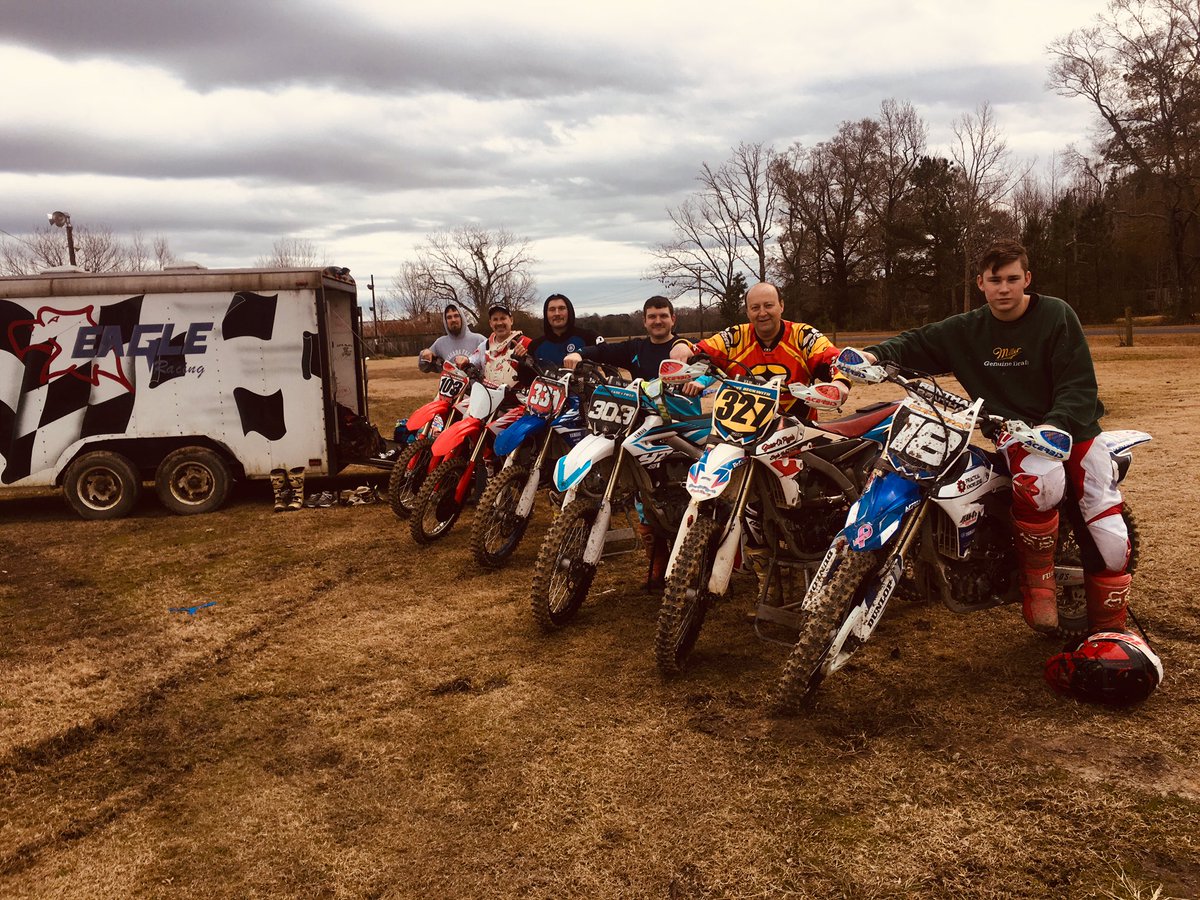 Cempamj's tweet photo. The Eagle crew In search of moto weather #FLYRacingUSA #ScottGoggles #SidiSport #VertexPistons #hotcamscamshaft #pivotworks #atlasbrace #AcerbisPlastics #NoToil #MaguraPerformance #decalworks  #ogio #indoboard #WorksConnection #FactorySeat #Hookit https://t.co/ZdkrtPgl24