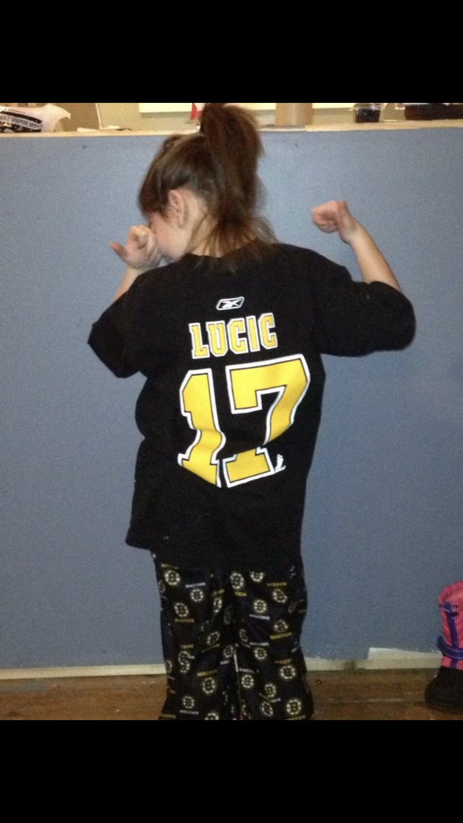 jennadelorenzo2's tweet image. @NHLBruins I have a 13 year old autistic sister who had obsessed over the bruins since she was 4 she has never missed a game since than but also has never been to one, for christmas she got tickets to the game on Jan 3rd and is dead set on meeting a player lets make it happen??