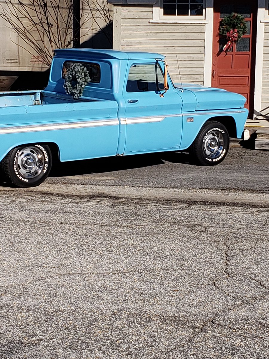 SnipesMachine's tweet image. Pops 66 got a little Christmas love