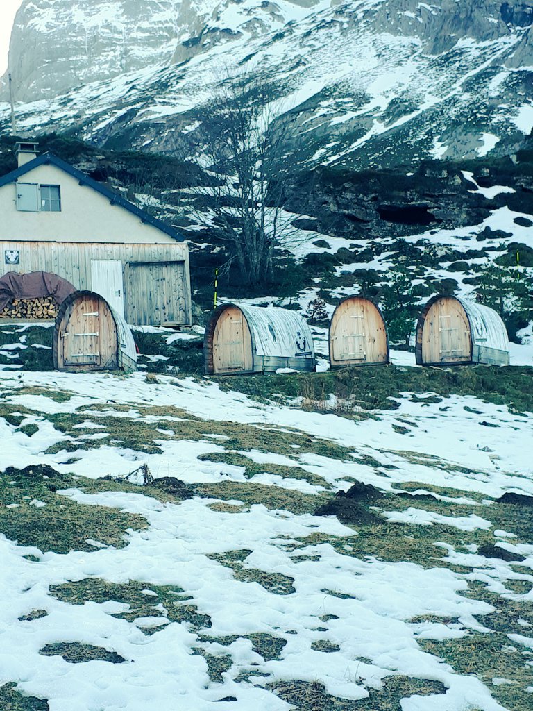 HtamNrvl's tweet photo. Une nuit dans un #snowpod à @stationGourette ! Une super expérience. https://t.co/4npGszJEM8