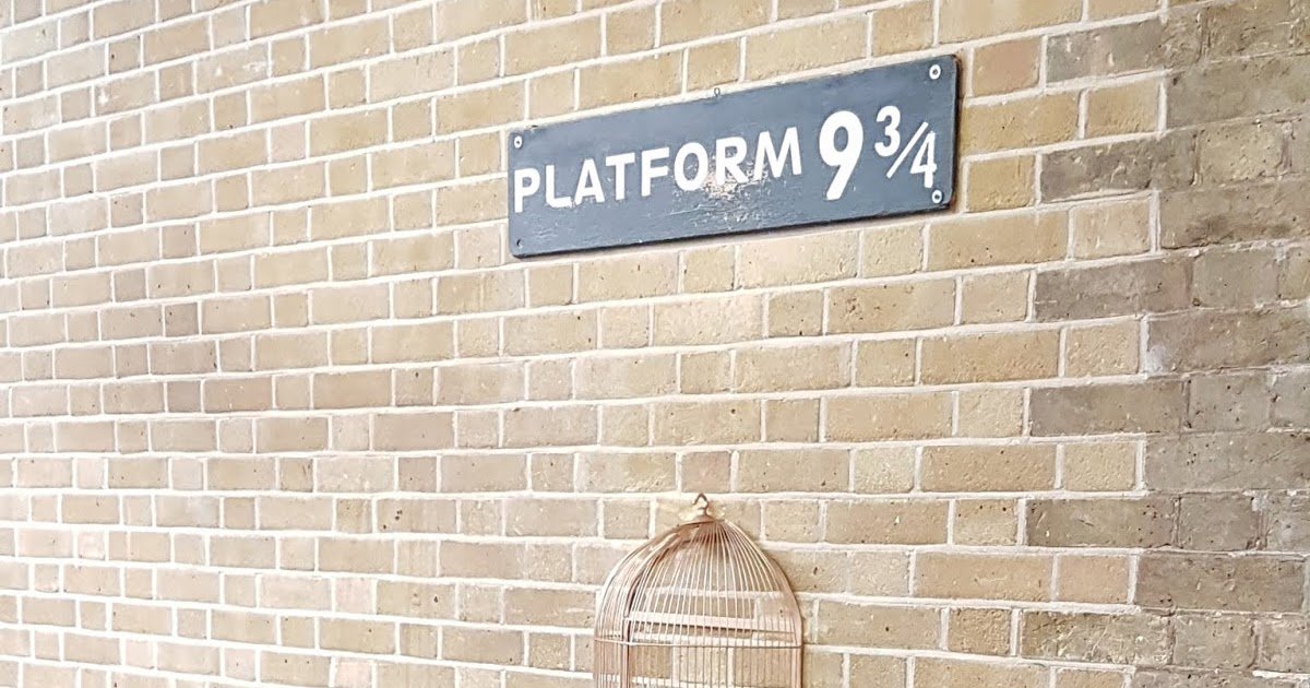 Bookish Places: Platform 9 ¾ dlvr.it/QvTZYd