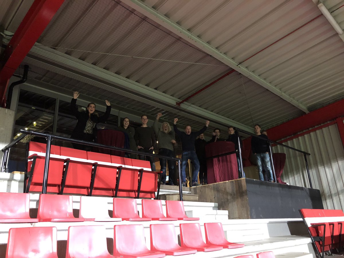 EPloegmakers's tweet photo. KomopTop #dok18 #Ossekwis onze voetballers aanmoedigen huphup team45!! https://t.co/vPHxjiST1F