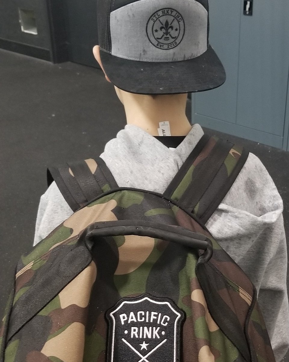 bnose's tweet photo. Ho Ho Ho.. new @pacificrink bag. #huSTLe #repthelou #repthebrand https://t.co/Hinw9AZnLf