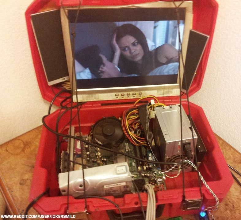 kiebel_de's tweet photo. Das ist mal eine #CaseMod, die man nicht überall sieht 😃Was haltet ihr davon?
#kiebelde #PC #Computer #PCMod #Computermod #Workstation https://t.co/jiw5foGvA1