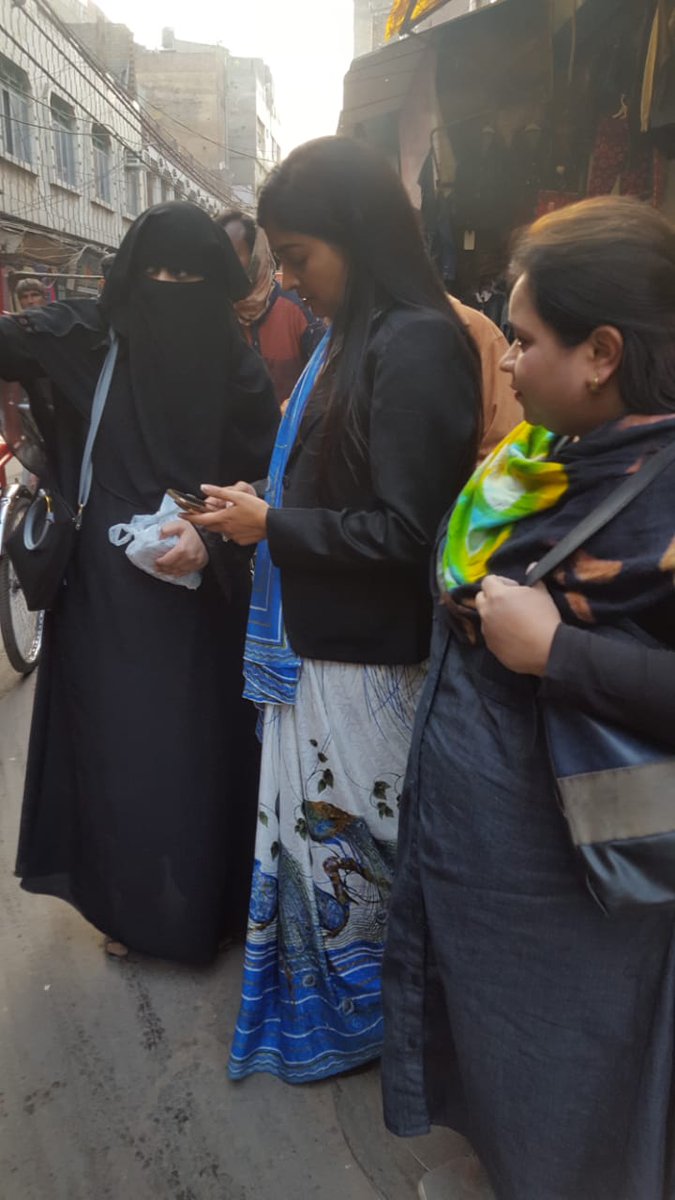 989Shabnam's tweet photo. @lamba alka Jai hind 
27-12-2018 aap MLA Alka Lamba ji nai ward 85 mai sanghtan kai sath meeting ki aur logo se mile https://t.co/WeVTgZ9MGg