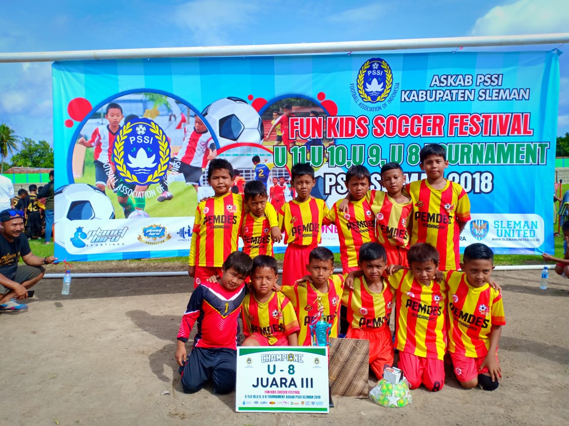 pssi_sleman1's tweet photo. Fun kids Soccer 2018 🏆🏆.
Selamat kepada para pemenang, semoga dari event ini banyak terlahir pemain masa depan bangsa ,💖💖
.
.
#askabsleman
#askabpssisleman
#usiadini
#ku8
#ku11
#sepakbolasleman https://t.co/zR6HAZxTCk