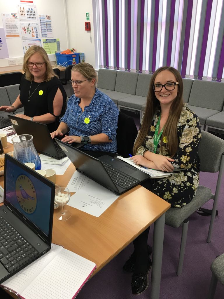 rogersjanna1's tweet photo. If you are a graduate and looking for a new challenge- why not train to teach? The most rewarding of Careers. Join us @CTGtraining @TeachingAcorn @larkriseacademy - get onto the UCAS site now. An ‘outstanding ‘ provider #Luton @ChallneyBoys https://t.co/U8u0bcpTOc