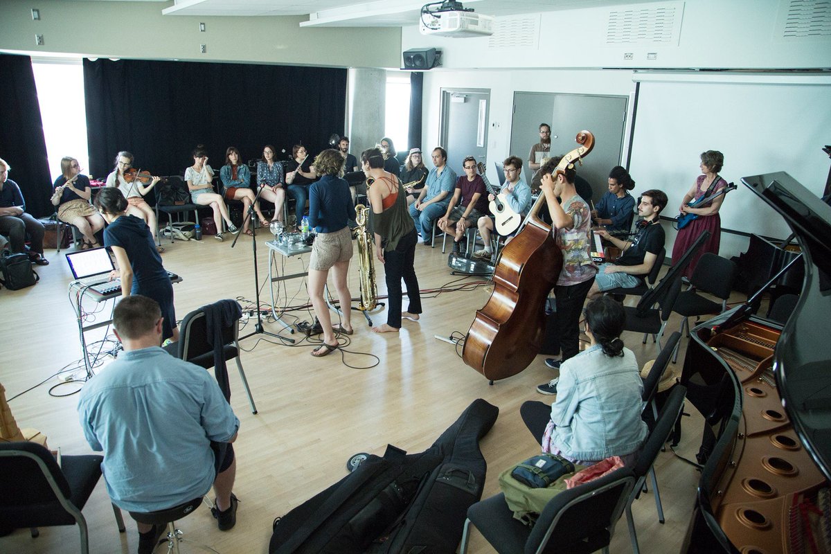 #tbt Notre atelier avec nos artistes invitées de 2018 Jane/KIN, <a href="/idatoninato/">Ida Toninato</a> et Ana Dall'Ara-Majek ! // Our workshop with our 2018 guest artists Jane/KIN, <a href="/idatoninato/">Ida Toninato</a> and Ana Dall'Ara-Majek! #throwbackthursday #lmcml #contemporarymusic #musiquecontemporaine #saxo #electronics