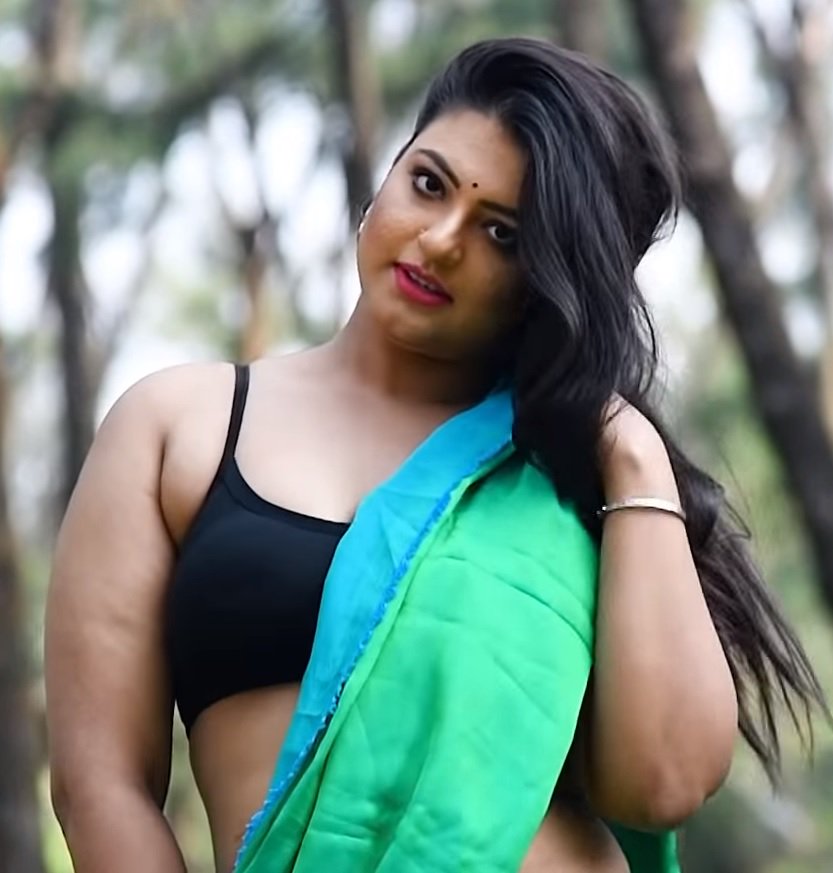 Rohit_swag's tweet photo. #PART6 #Sneha #Saree #SareeSwag #SareeLove #SareeGirl #Black #GreenSaree #Back #HotBack #Sexy #SexyBack #Curve #Backless #Bra #BlackBra #ShowBra #Sleeveless #Damn #Sexo #Hot #Chubby #chubbywomen #Cleavage #photoshoot #Awesome #EyesOnYou #bhabi #HotBhabhi #Bong 😍😍😍 https://t.co/l7d8q1YA7m