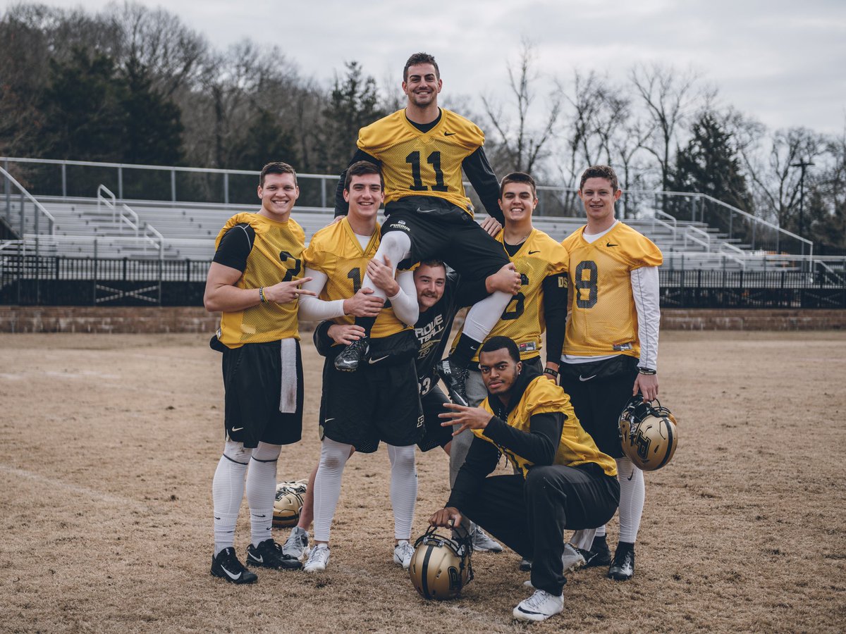 david_blough10's tweet photo. The best part about the game of football is the people you meet along the way. #BoilerQs https://t.co/7HAE1yknPG