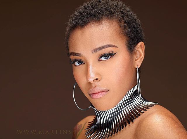 MSPWeddingPhoto's tweet photo. 📸 We love creating portraits. Men, women, children, its a people photographer thing. 😁 #photography #studiophotographer #baltimore #mediumformatphotographer #portraiture #happyholidays2018 https://t.co/2kQcRaFcaT