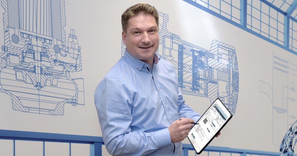Redaktion_TuW's tweet photo. Pumpen fit machen für das #IIoT - Trendinterview mit Christoph Polzer, Geschäftsführer von KSB (Schweiz) AG @KSBcompany @Pumps_ValvesCH @easyFairsCH #Instandhaltung ➡️https://t.co/dyUnYEJptW https://t.co/gmIAaIRrjz