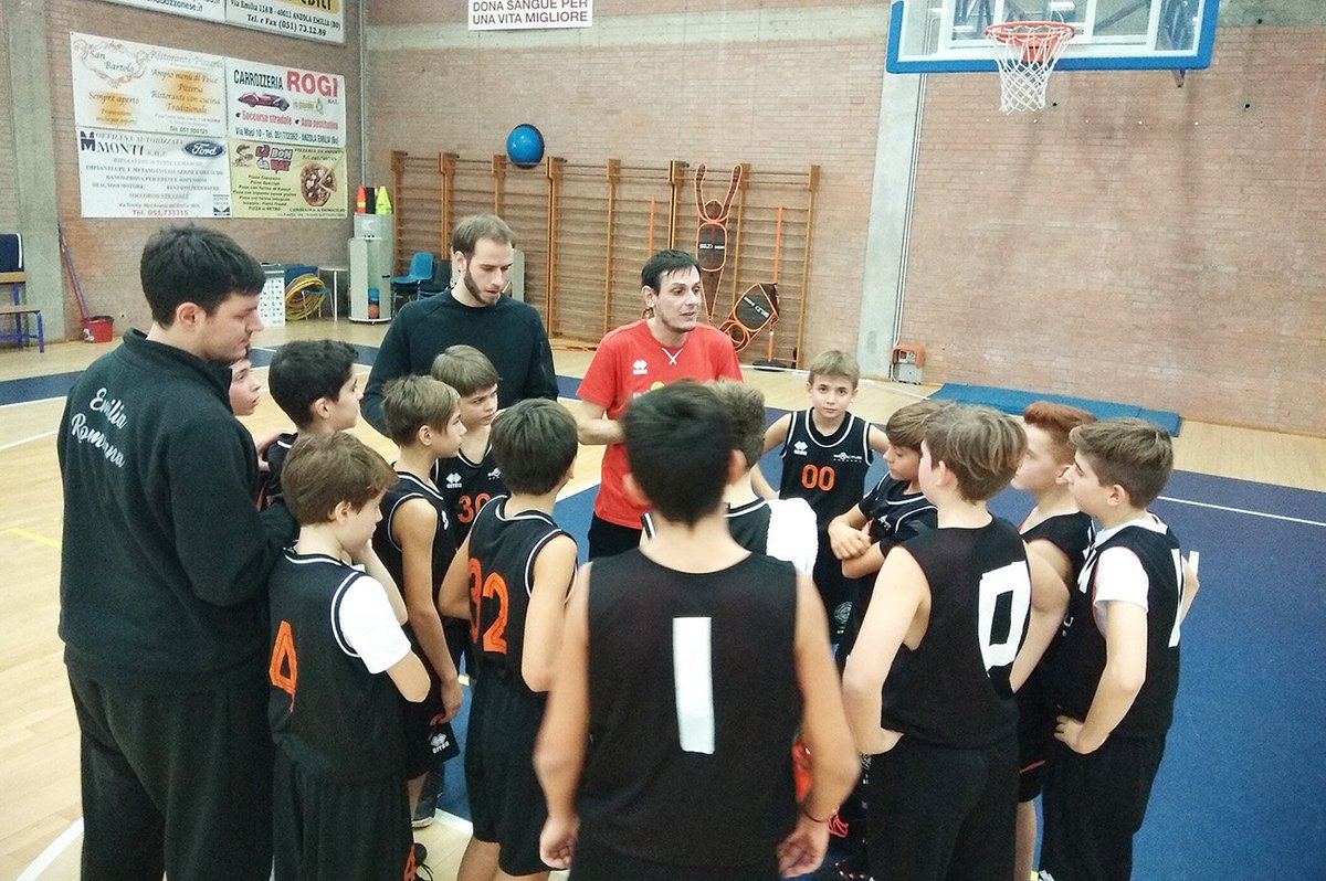 INVICTUSBologna's tweet photo. U13 ELITE, AD ANZOLA INVICTUS & MASI!
https://t.co/0h8hiMNzRn
#InvictusAcademy #WeAreInvictus #Under13Elite #PolisportivaMasiBasket #TorneodiAnzola @AnzolaBasket @zoransavic_bcn @BASICBALL_UAE #Basket https://t.co/YC366DPBhp