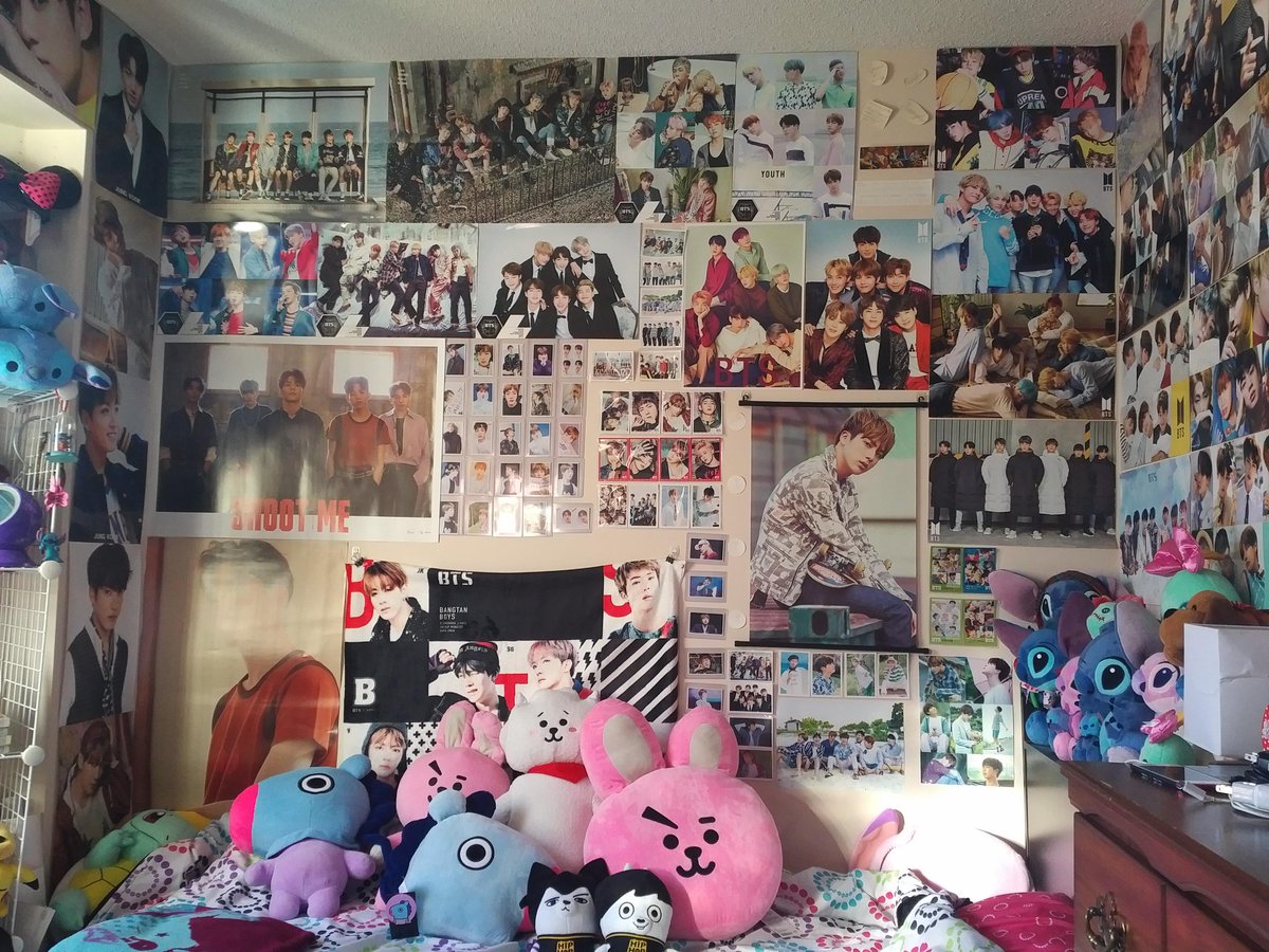 Kathieleen's tweet image. Now I look at all this stuff that we recently bought, and BTS is taking over!😂
Dear @BTS_twt @bts_bighit, let a #BTSARMYMom breathe a little😂😉 (JK) I love you guys for spoiling us!!