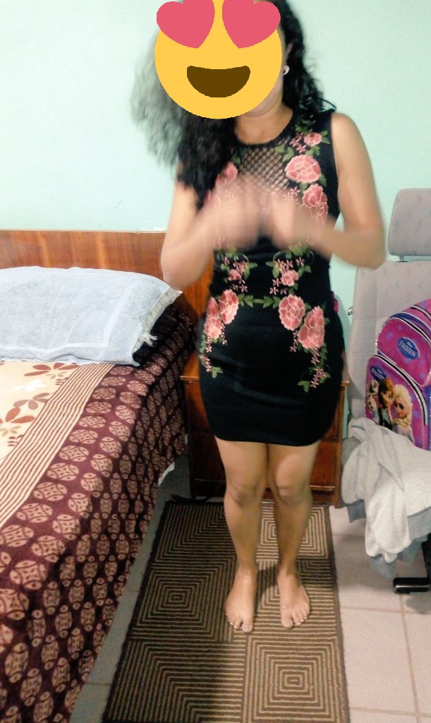 LosFetiches's tweet photo. Así estas fotos espero que les guste mi vestido que opinas de mi vestido https://t.co/DhMudwkbkO
