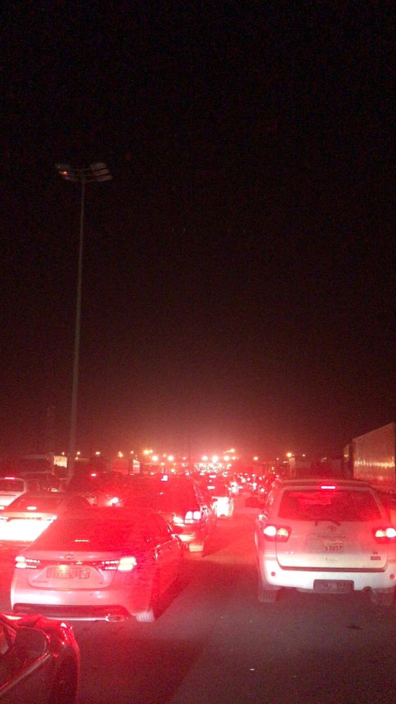 AAAAlajmi's tweet photo. مؤشر خطير وخلل واضح اليوم 

أن تستغرق فترة الإنتظار في مركز الخفجي ٣٠ دقيقة ( نص ساعه )
وفترة الإنتظار في مركز #منفذ_النويصيب أكثر من ٣ ساعات !! 

هناك ضيوف للكويت
وكبار سن ومرضى وأطفال
وموظفين في المنطقة المقسومة

#الكويت
#النويصيب https://t.co/iOmZLbzgWL