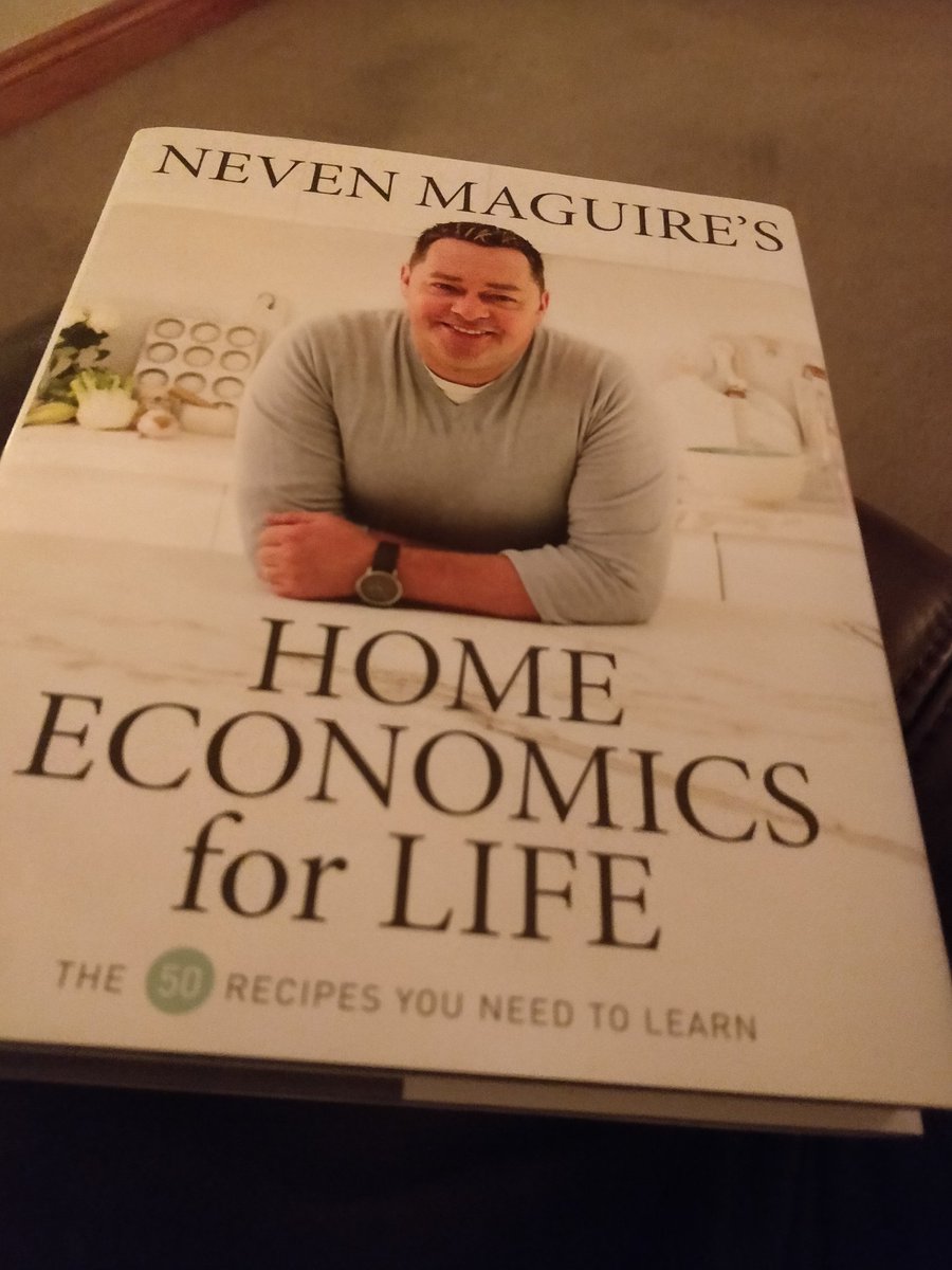 BrendanMcFlute's tweet photo. I think someone's trying to tell me something @BibiBaskin ....?
#SecretSanta..?
@nevenmaguire
#StockingFiller
#CheckingOutTheCompetition https://t.co/yvWQcKX8A0