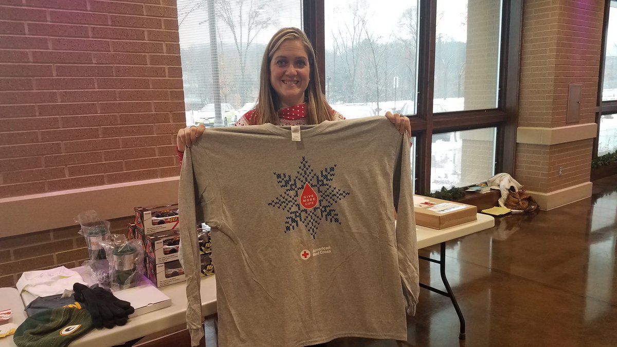 Come to give blood at the Chippewa Valley Holiday Blood Drive today til 7 and get this awesome Red Cross long-sleeved T-shirt! #GiveNow – at River Prairie Center
