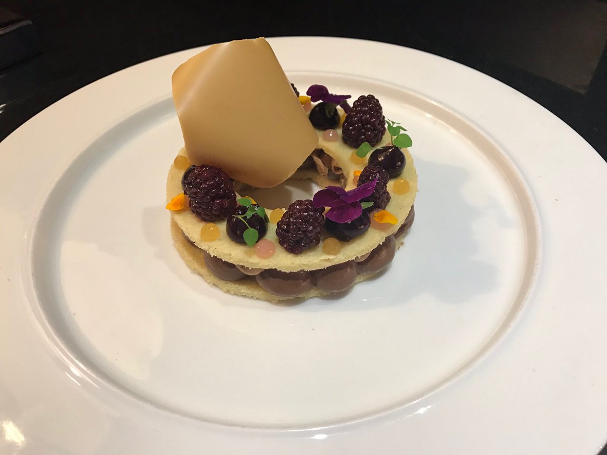 valrhonauk's tweet photo. #TBT to this chocolate and berries treat by the founder of @pastrydevelopm1 : @thomasjack95 ☺️ #Valrhona #chocolate https://t.co/TKGQut7uwY