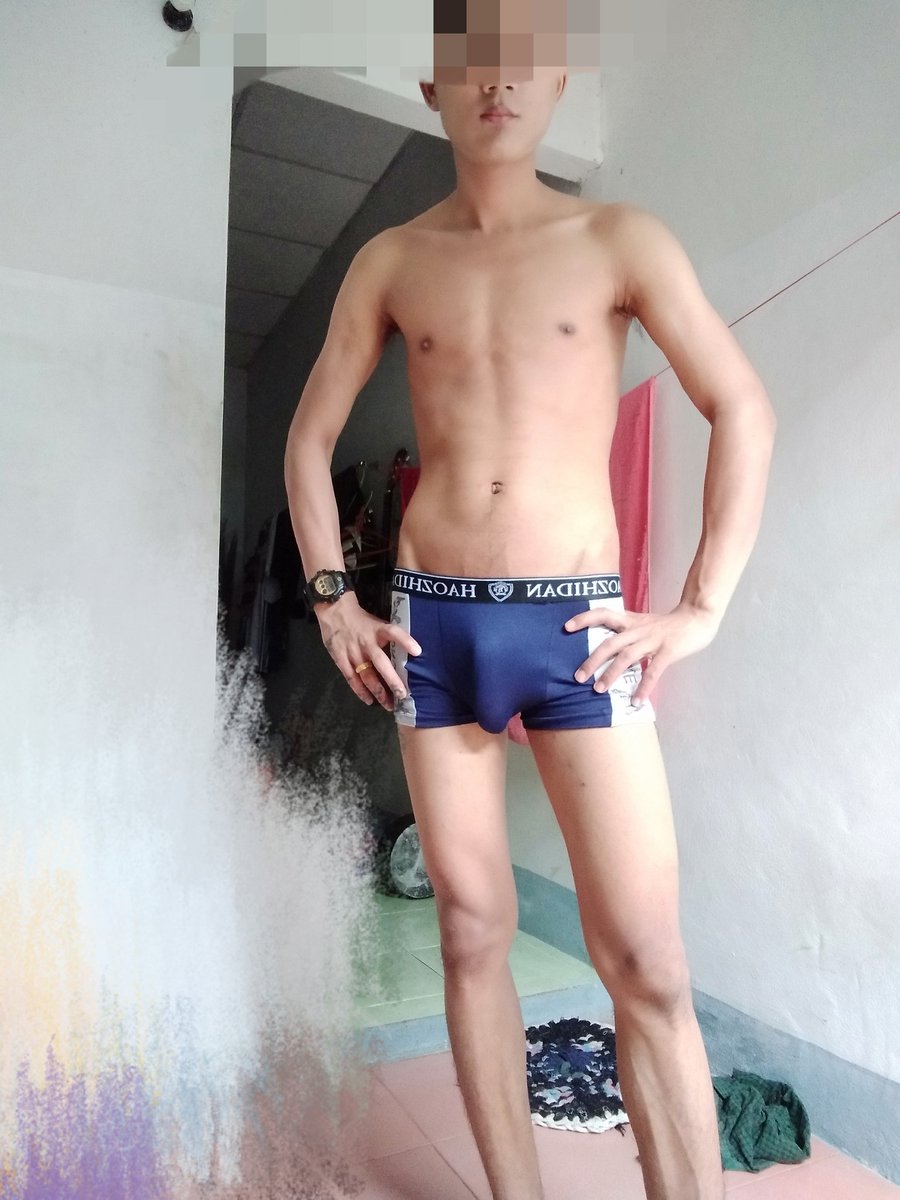 Chit37189162's tweet photo. ေခ့်လာပိန္ပိန္ေလးကို https://t.co/J7S81m6RNg