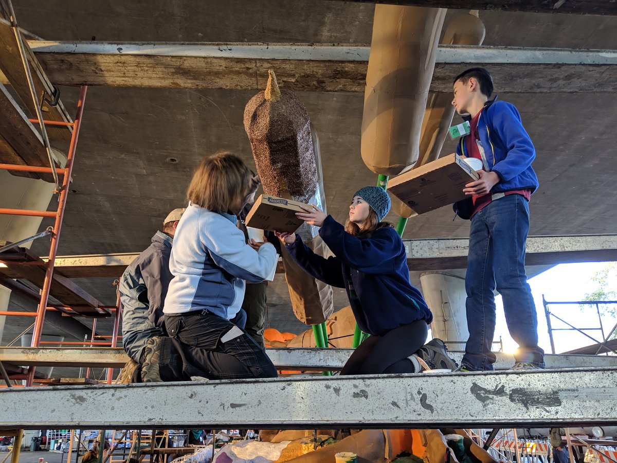 LCFloat's tweet photo. The #LCFTRA float is under the bridge and open to visitors every day, 8:30am-10pm from now until New Year's Eve! There is no charge to visit. Find us at 4510 Hampton Road, La Canada. https://t.co/hnz9eURj5L