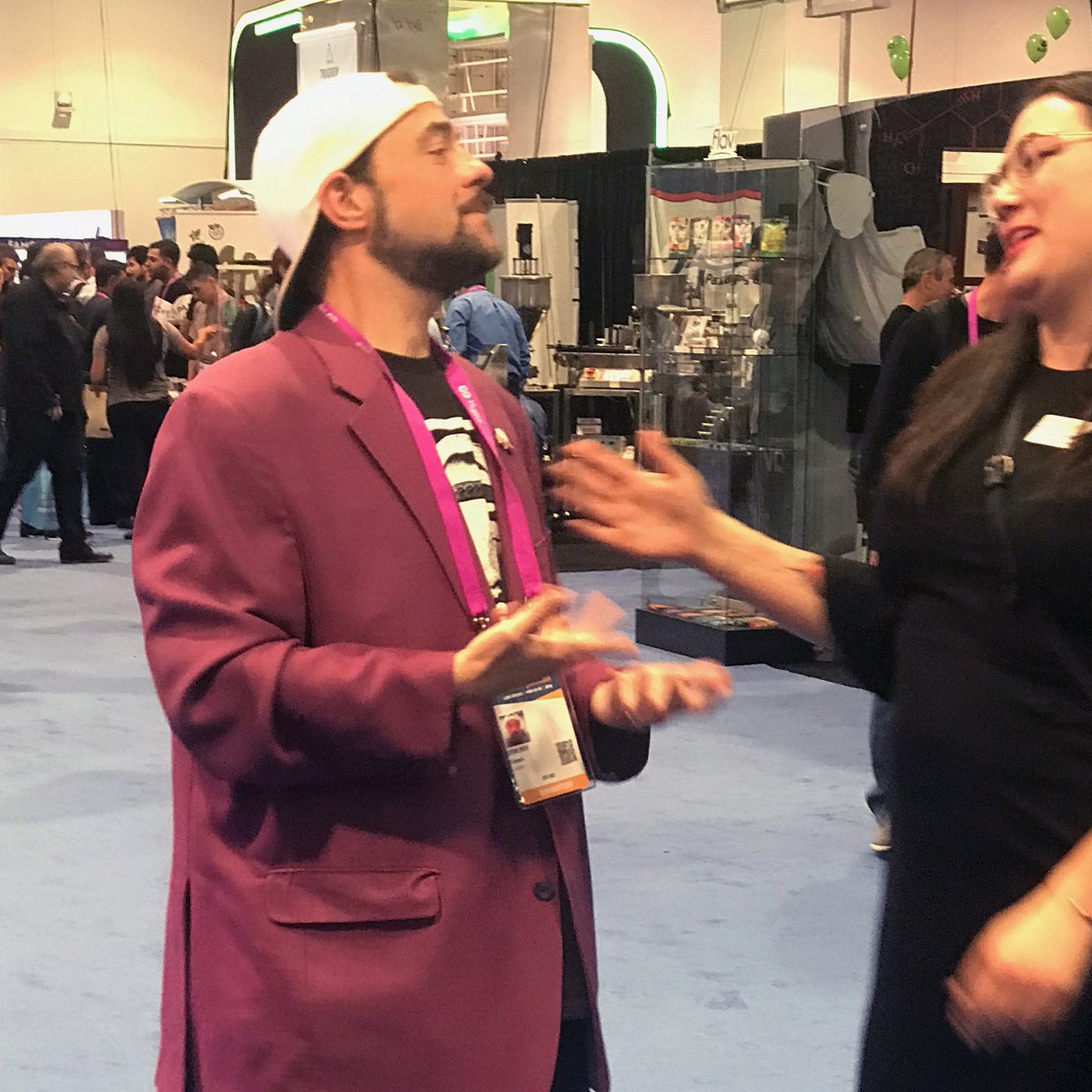 AndenPro's tweet photo. #tbt to Silent Bob aka @thatkevinsmith making an appearance at #mjbizcon2018 !
#businessminded #cannabisbusiness #cannabisbusinesstimes #cannabusiness #cannabisindustry #cannabisjobs #builtforgrow https://t.co/EUIMyCV5Ox