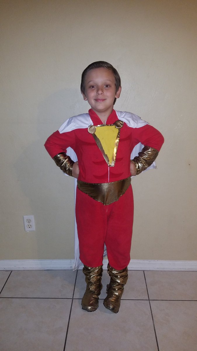 rogue2128's tweet photo. @ZacharyLevi So...super mom fail here...Just realized while looking through pics, that my kiddo asked me to share his Halloween pics with you! I couldn't get a legit one on such short notice, but I did my best and he was super proud of it 😊 #Shazam https://t.co/uPAOCJZT23