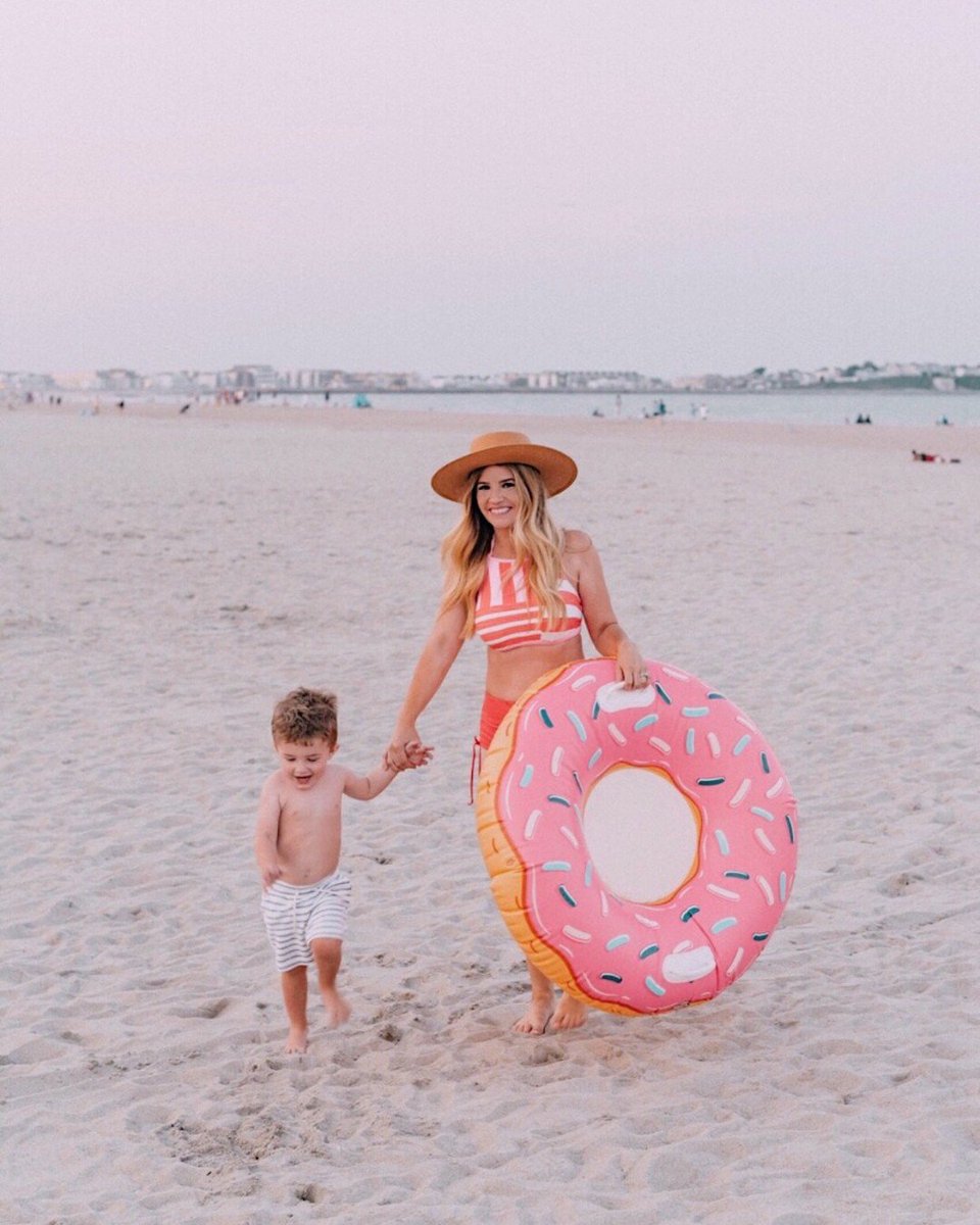 BeachHouseSwim's tweet photo. Ocean breeze and the perfect striped swimsuit is a beautiful start to any beach day. Steal @mistirichins style on MAJOR sale right now. #beachhouseswim #beachhouselife #beachhouse https://t.co/1YjsBoSRds