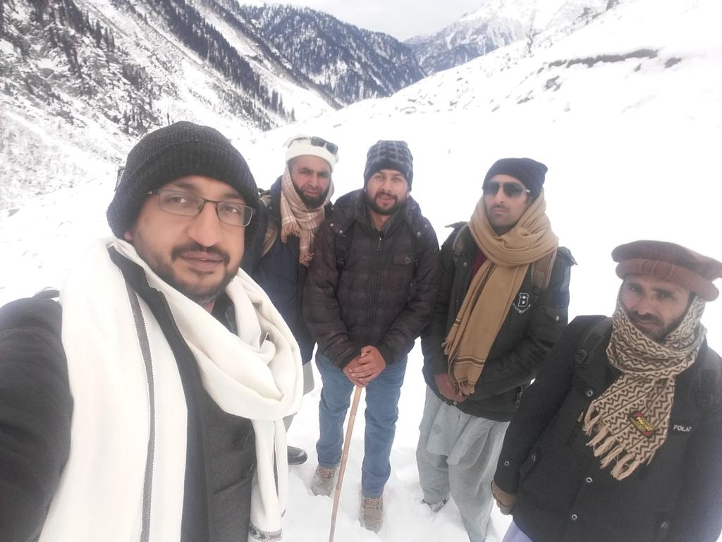 SShoaibHameed's tweet photo. Trekking for Snow Leopard and its prey..🐾🐆🐐

#pslep
#snowleopard https://t.co/AEYPEUEXlk