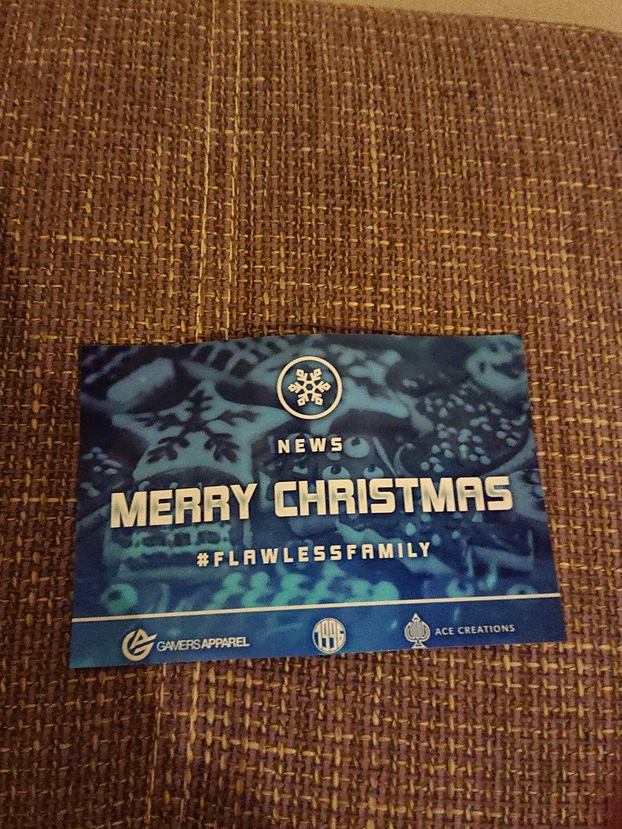 NukeFLG's tweet photo. Danke an den langsamen Postboten 😂 und danke an @PythonFLG und @FlawlessGamingI 🥰 ich hoffe die ganze #FlawlessFamily hatte ein paar schöne Weihnachtstage 💚💎 https://t.co/VqoSrgVzRW