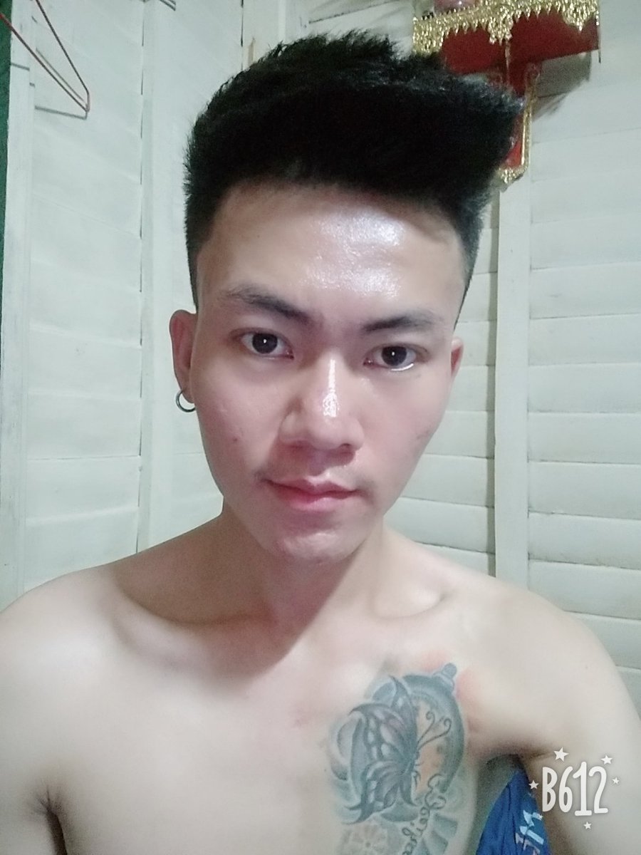 Belllay1's tweet photo. ႏွစ္သစ္ကို ႀကိဳဆိုလိုက္ၾကရေအာင္ 😘😘😘 https://t.co/WfofsmVPD5