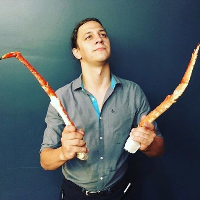 massfishhouse's tweet photo. •KING CRAB IS BACK• @thiesspoon never left
#kingcrab #crustaceannation #crustaceanroyalty #alaskanredkingcrab https://t.co/V8ou08JNyc https://t.co/9pTV46WTsG