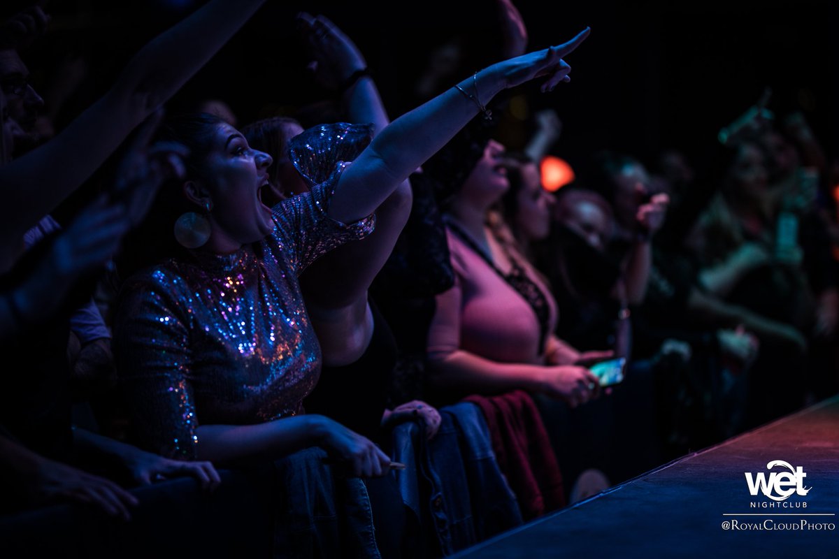 GetWetUltraPool's tweet photo. Shine bright like a New Year's Eve Ball at our Big Apple NYE Party, get your tickets now!
TICKETS >> https://t.co/TDEgF8gnfF https://t.co/OaDiVhfzuy