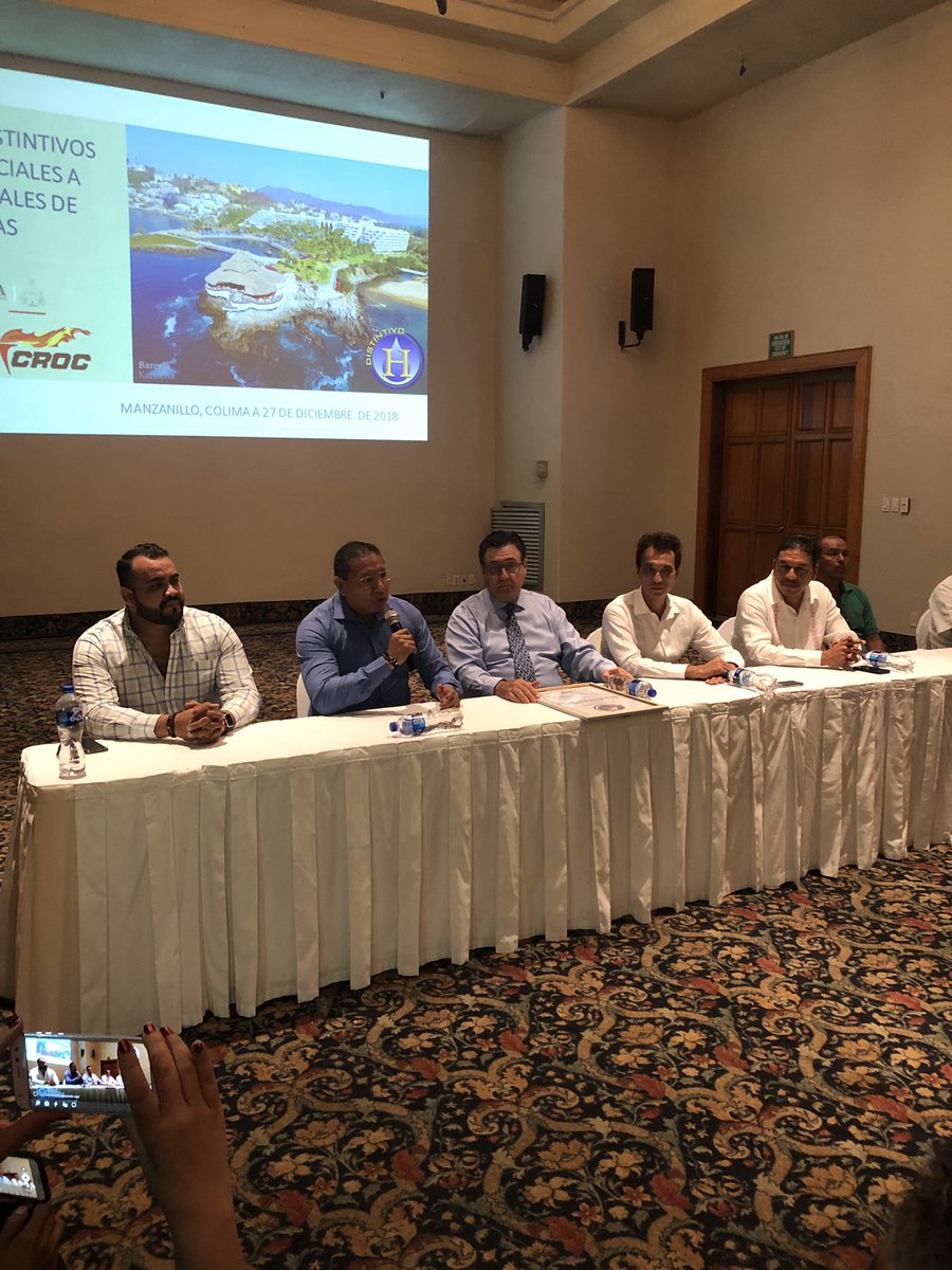 chitocroc's tweet photo. @davidoq Secretario General #CrocColima en entrega Distintivo H y Credenciales a Guías Generales Turistas Hotel @barcelokarmina Manzanillo presente Srio de Turismo Colima  #EfrainAngulo enhorabuena a mis compañeros que recibieron este Distintivo @IsaiasSiCumple @CROC_Nacional https://t.co/kanVLproQh