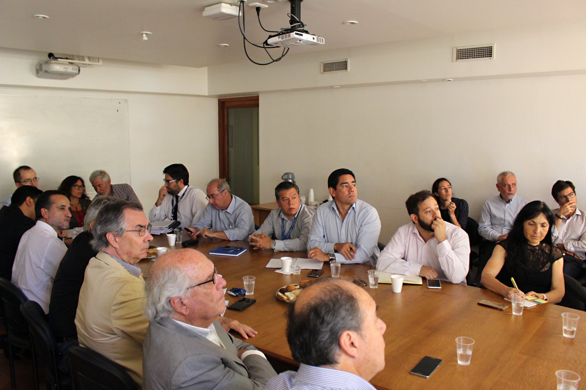 AdomChile's tweet photo. @Minvu presentó #PlanDeTrabajo de #DomEnLínea 2019, plataforma que debutará en #Casablanca.
Revisa la nota del MINVU aquí 👉 https://t.co/VSOV3hmCJk
#ADOMChile https://t.co/JsZB4qjSpx
