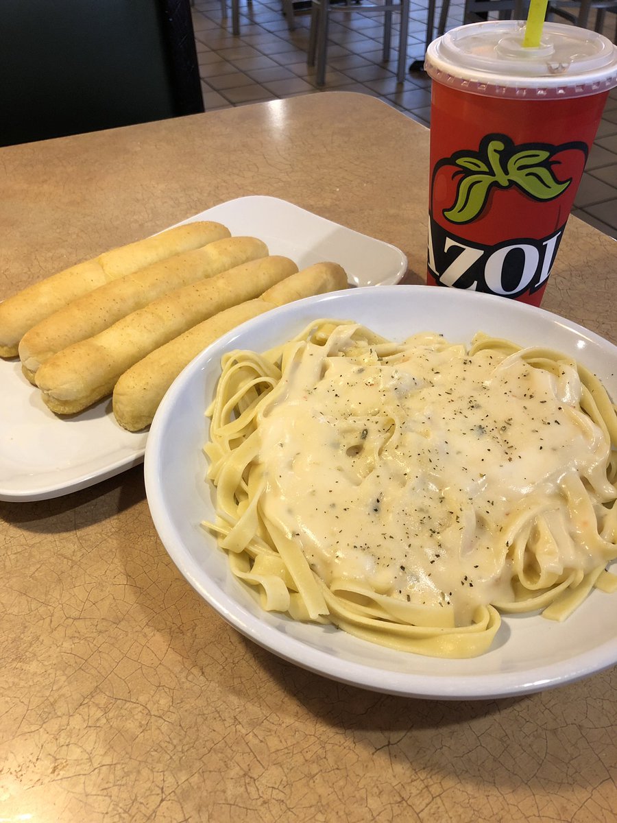 miketempleton's tweet photo. In case you were wondering, @Fazolis still does unlimited breadsticks (they started me with four!), plus they serve with real plates and silverware. And Wi-Fi! Nice change of pace... #ThisIsNotSponsored https://t.co/Hbbi8DFQMb