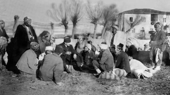 UmutOranCHP's tweet photo. Esarete, teslimiyete direnip Samsun’a çıkan, Anadolu’da özgürlük ateşini yakıp Ezurum ve Sivas’ın ardından Ankara’ya giden Mustafa Kemal Paşam hoş gelmişsin. Bozkır kasabasını Genç Cumhuriyetin Başkentine dönüştüren zeka ve öngörün hayranlık verici. Sevgi ve saygıyla anıyorum. https://t.co/Q1vAe2wuP5