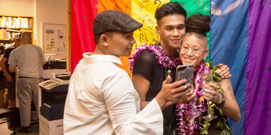 HonoluluPride's tweet photo. In #hawaii PRIDE is for EVERYONE! Make a year-end donation to support Hawaii's #lgbtq🌈 community. Just click here: https://t.co/mFQ6FjvwBT MAHALO!
#gay #lesbian #bisexual #transgender #queer #lgbt #gaypride #alsohere #qtipoc #ohana #loveislove Thanks @openiiiiiiiii and @jenmay https://t.co/Id2q85YHCG
