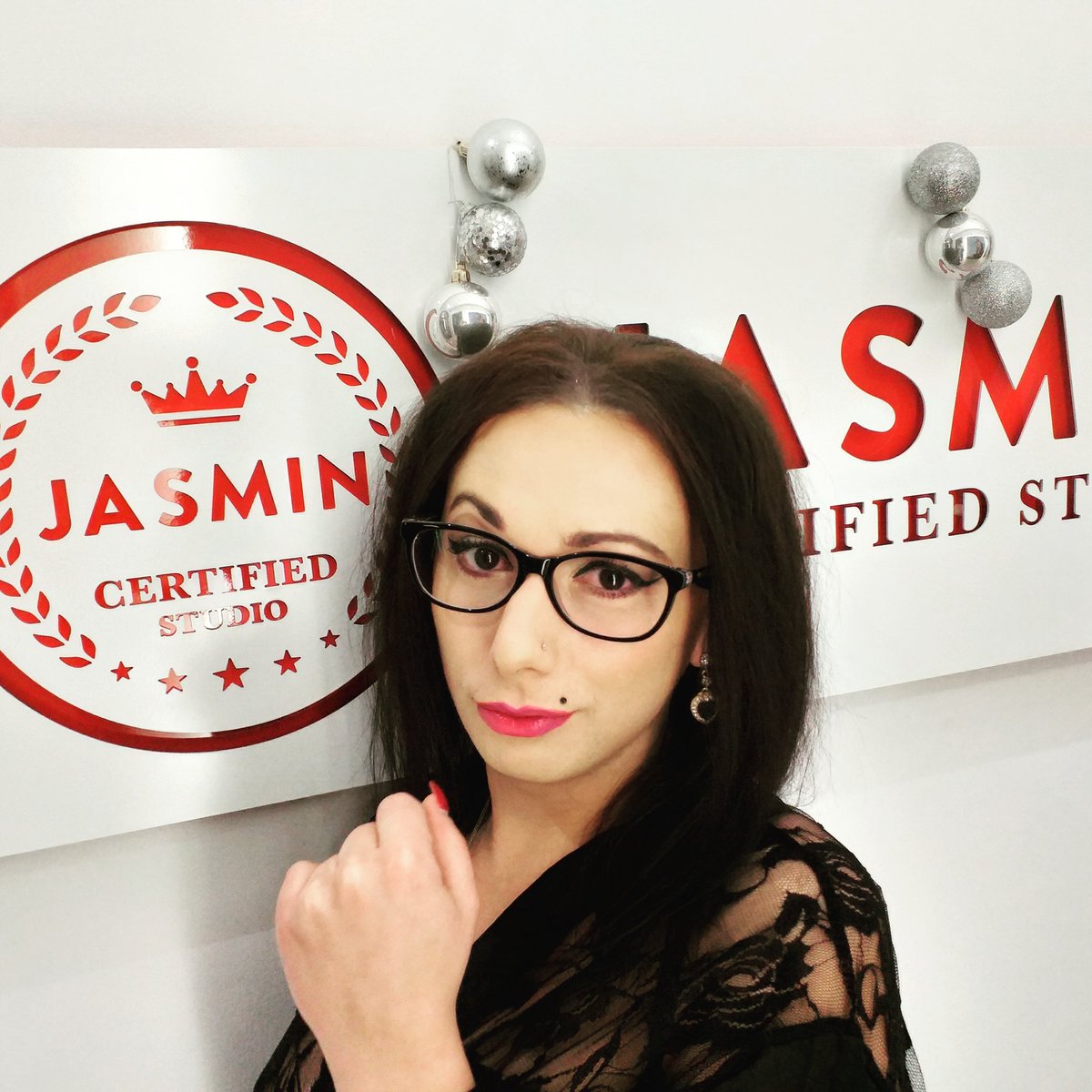BrandyCharm's tweet photo. The 3rd day of #Xmas I I suport my studio as #tsmodel #studio20men  #gifts @livejasmin https://t.co/TL73EkEamd