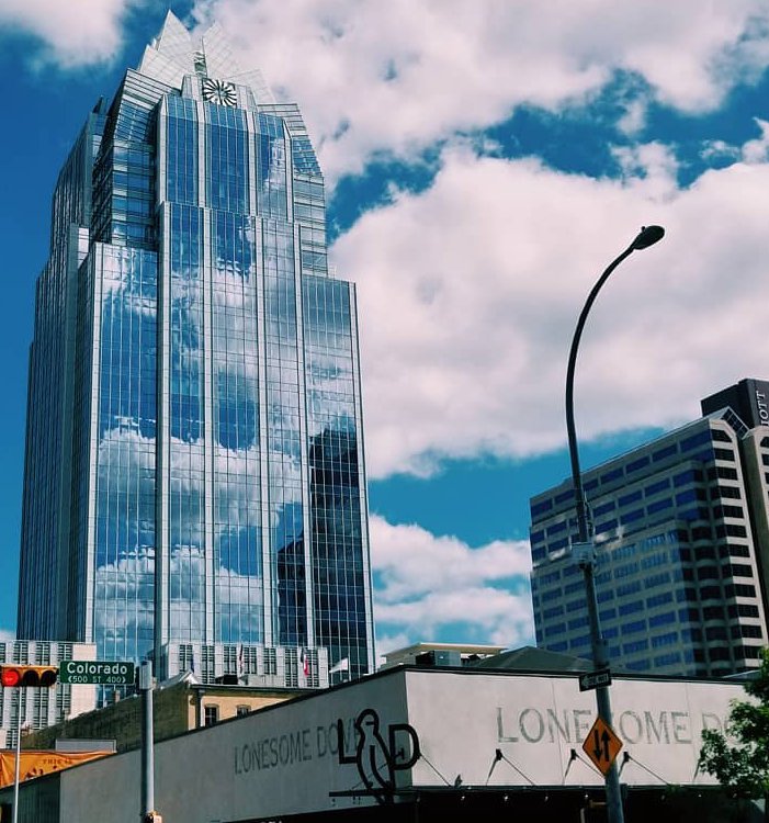 It's a beautiful day to fly by the Dove for the best #HappyHour in town--feat. 🔥 food &amp; drink specials 4-6:30PM Monday to Saturday at the bar! #austin #texasfood #cheftimlove #eatdrinkandlivewell #lonesomedove #thirstythursday