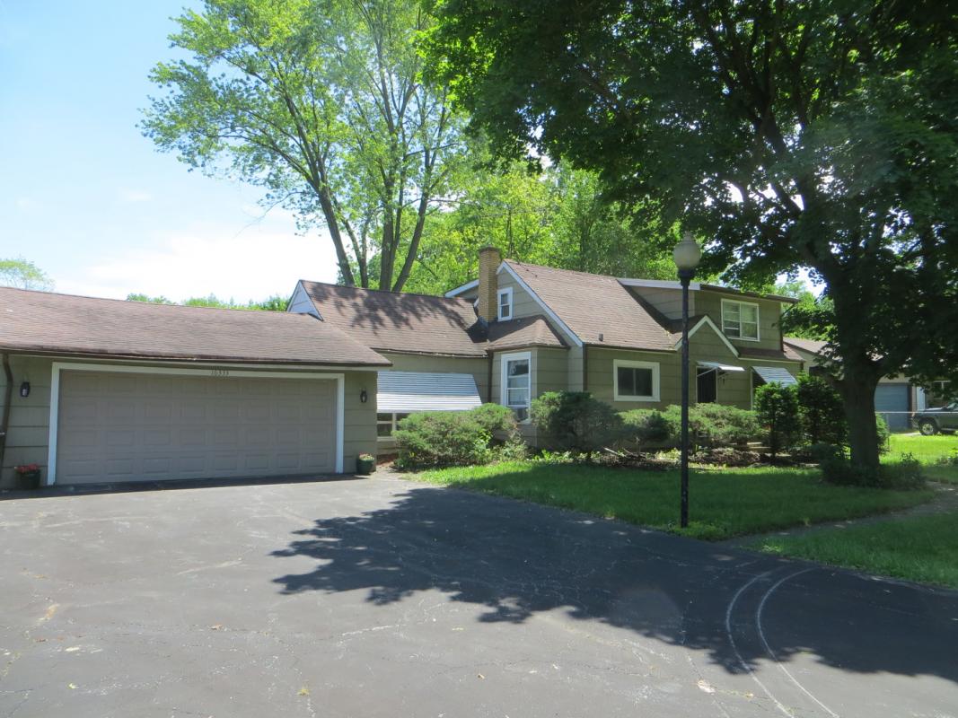 ReMaxBurrRidge's tweet photo. See a video of our newest #listing 16333 Clifton Park Avenue #Markham #IL  https://t.co/6t8aa4n4st https://t.co/OHzoyWXyWp