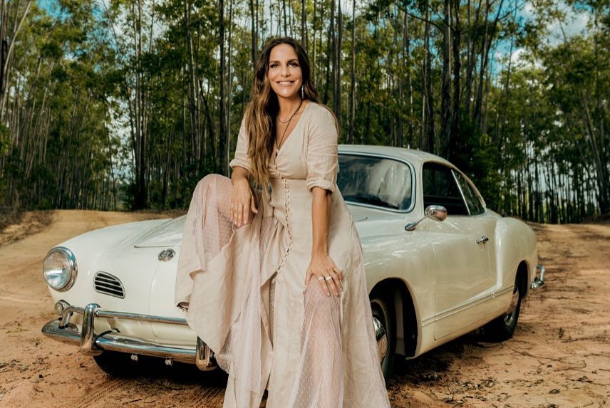 centraldaveveta's tweet photo. #RetrospectivaIS “Me dê um sinal do que eu devo fazer...” 😍 Nossa cantora convidou a Banda Melim para essa parceria que rendeu além da música, um clipe lindo. Amamos demais! ❤#UmSinal https://t.co/KCSFw85ZNg