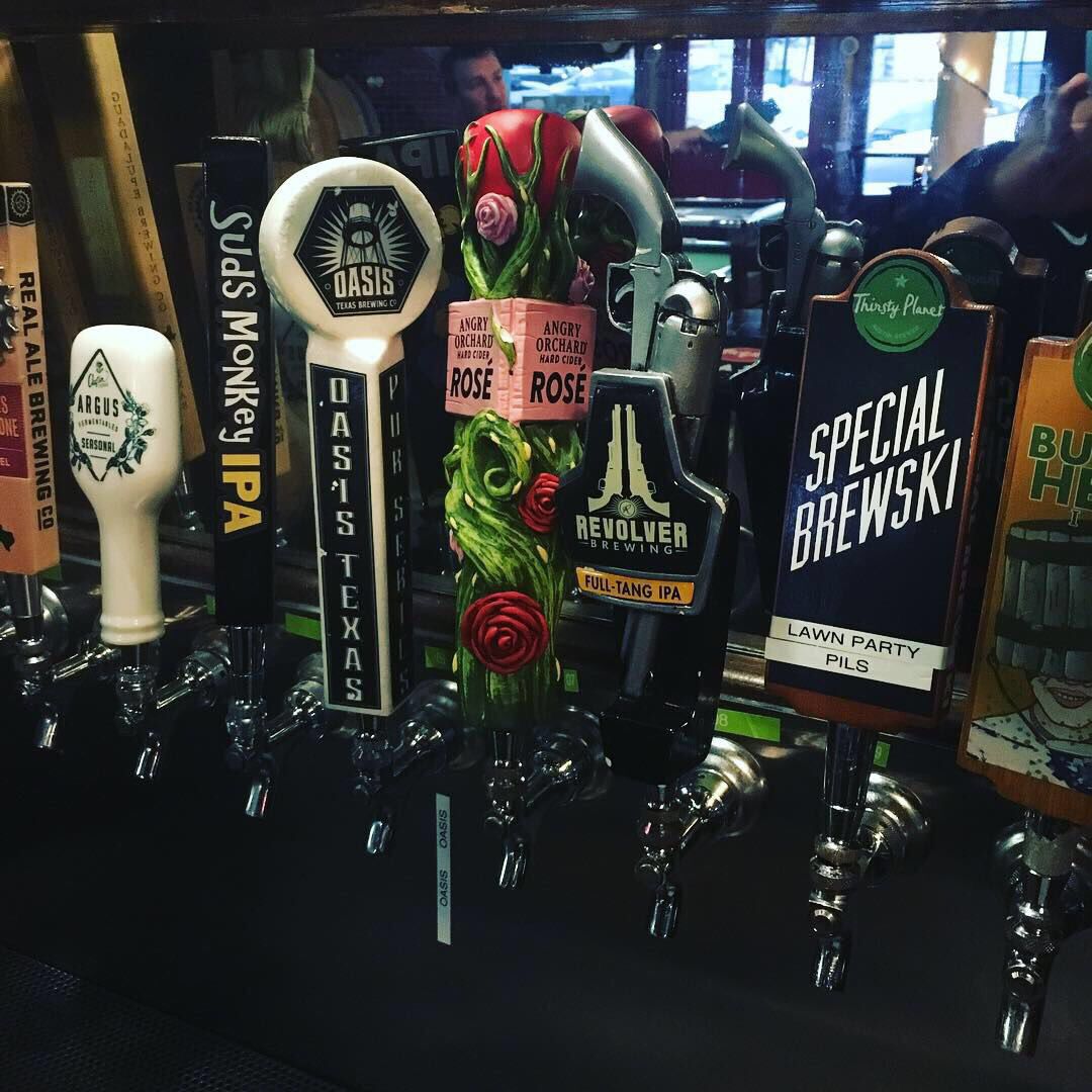 OasisTXBrewing's tweet photo. EARLY MORNING SHAKES Coffee Pale Ale now on tap at Sean Patrick’s in San Marcos!

#otxbc #craftbeer #ontap #thirstythursday #drinklocal #sanmarcos #seanpatricks #irishpub #texasgrub #drinkcraftnotcrap #goodpeopledrinkgoodbeer #caffeine #beerforbreakfast #coffee

@TrianonCoffee https://t.co/7jr4nXKCh4