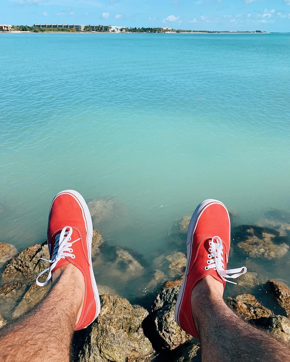 We're on the edge of 2018. And we can't wait for a new year of adventure!

| gabvc_ | #UnlockTheKeys #LoveFL #KeyWest #travel #travelstoke #Sunday #SundayFunday #weekendvibes #adventure #travel #sea #ocean #beach