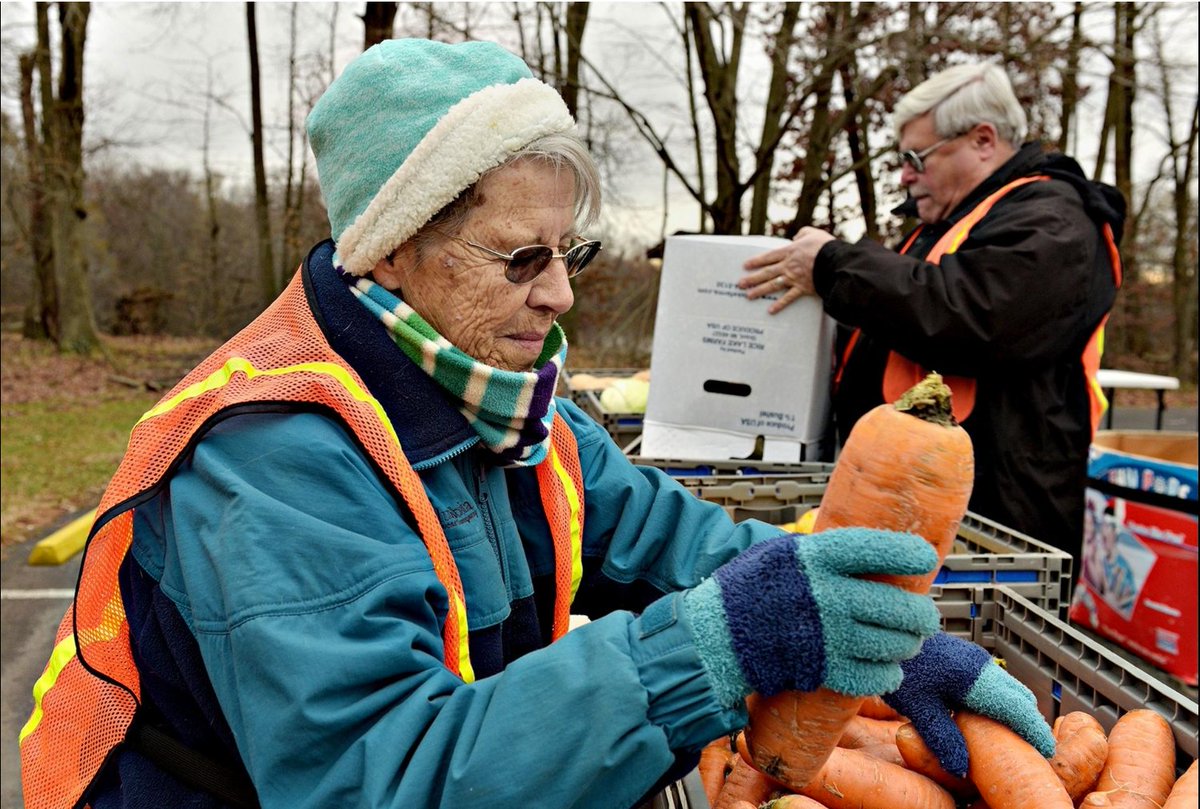 New Year’s Resolution: Get involved by volunteering! #servingothers #volunteering #servemerge serv.ly/2EPHhmL