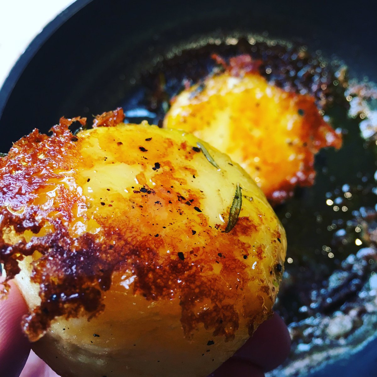 TimbrellsYard's tweet photo. Chef is busy *perfecting* the #fondantpotatoes for New Years Eve! Are you joining us?! 
https://t.co/GbZD7AS2pV
#nye 
#tylove #bradfordonavon #wiltshire
#westcountry #localsuppliers #greatfood #restaurant #bar #boutiquehotel #hotel #riverview #accommodation https://t.co/bkJDbLOVbQ