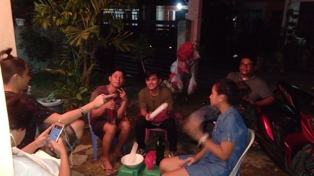 emebhel18's tweet photo. Hmmm boys talk really interisting💖 https://t.co/0ffu4BiLC5