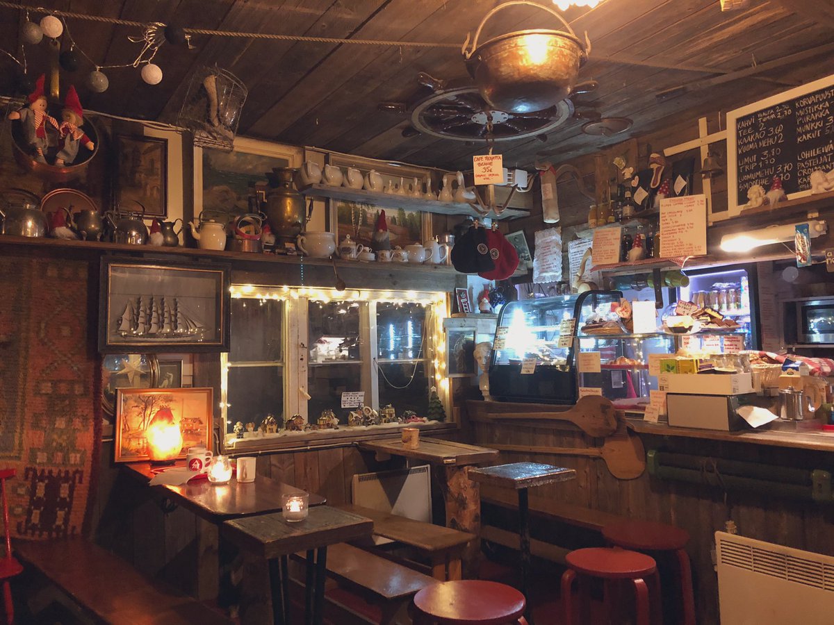 kelseabond's tweet photo. Today’s highlight in #Helsinki: homemade Cinnabons, hot #glögi, and #makkara roasted by the fire at #caferegatta #finland #SisuInSuomi #suomi https://t.co/NdDKAJyIDL